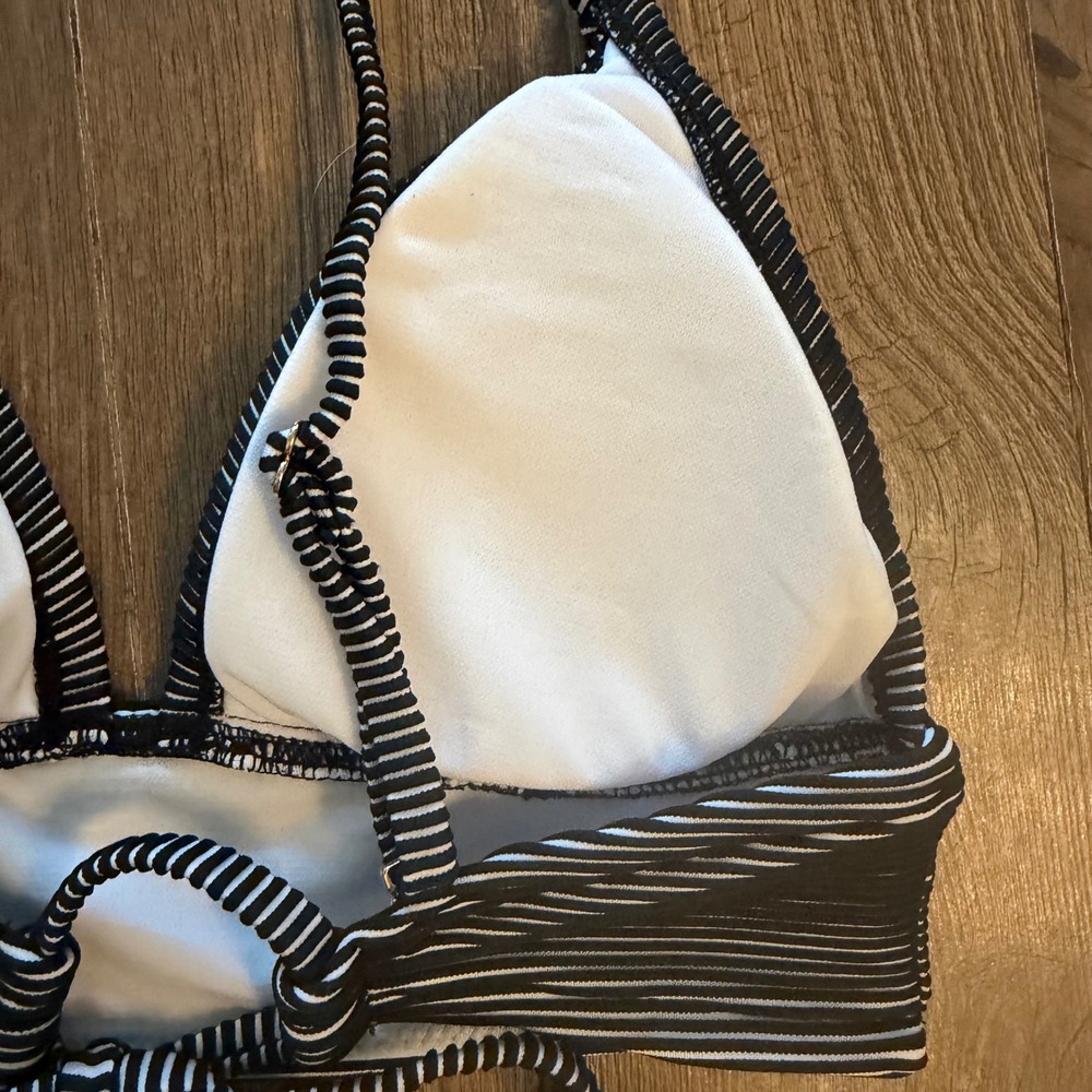 Shade & Shore Bikini Top Women Size M Black White Striped Longline Triangle NWT - Picture 4 of 9